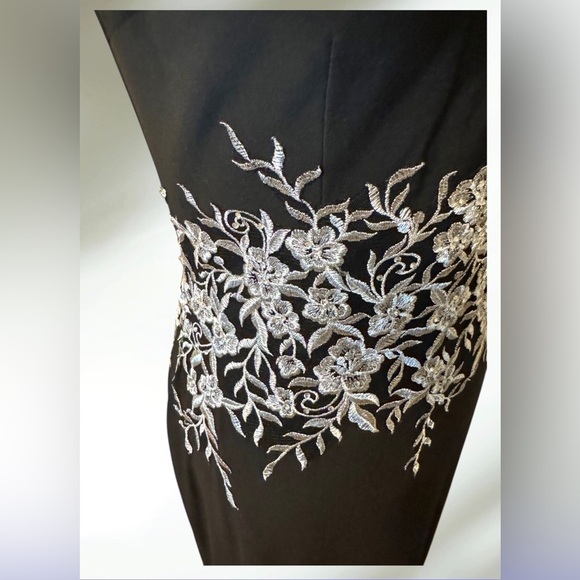 BETSY & ADAM Black Stretch Zippered Embroidered V Neck  Evening  Dress Size 6 - Picture 10 of 16
